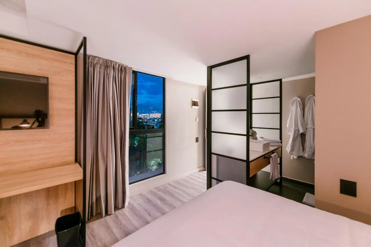 מדיין Lettera Hotel 4*,