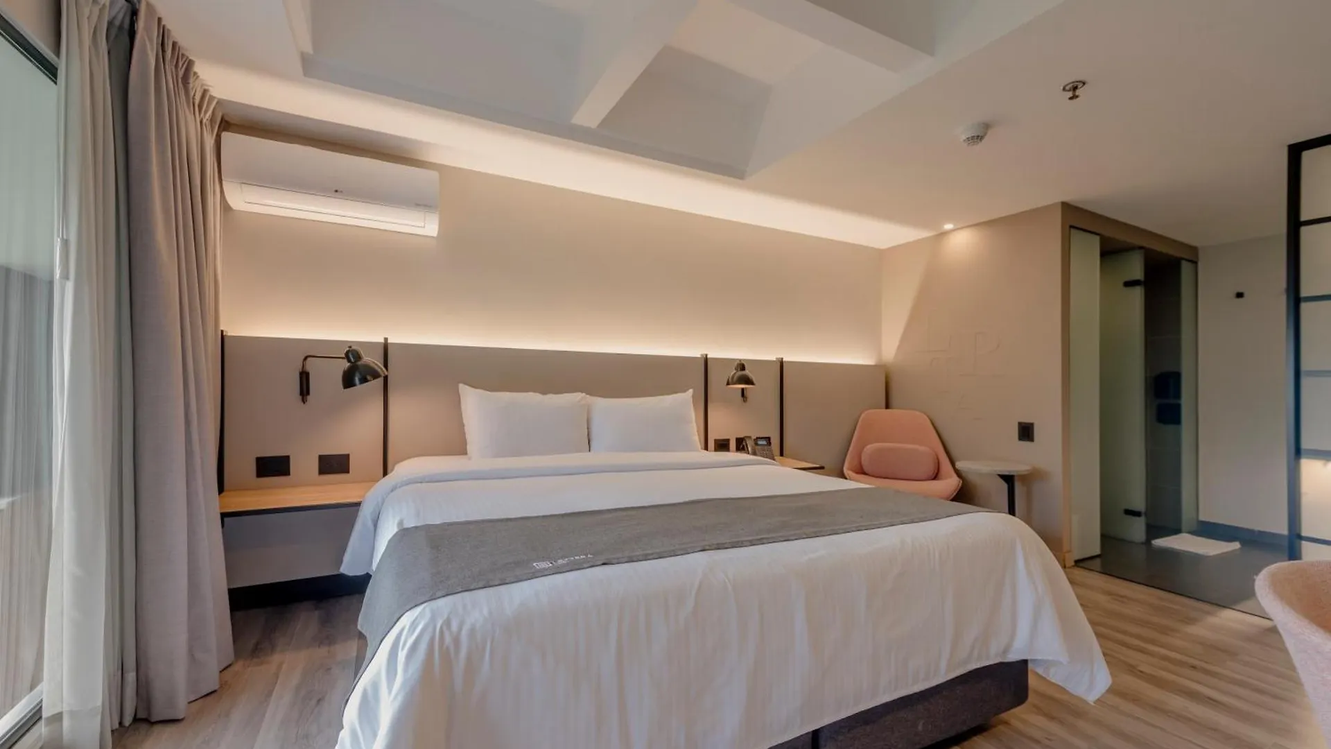 מדיין Lettera Hotel