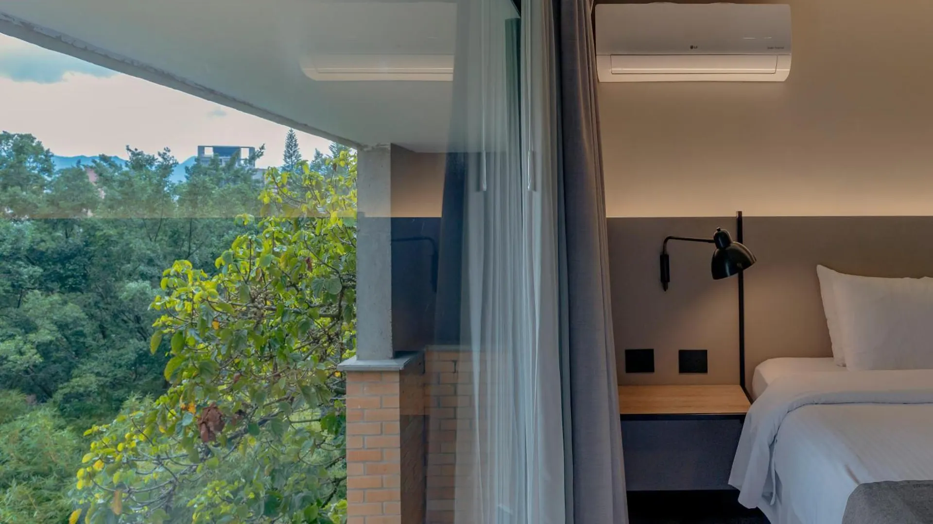 Lettera Hotel 메딜린 4*,