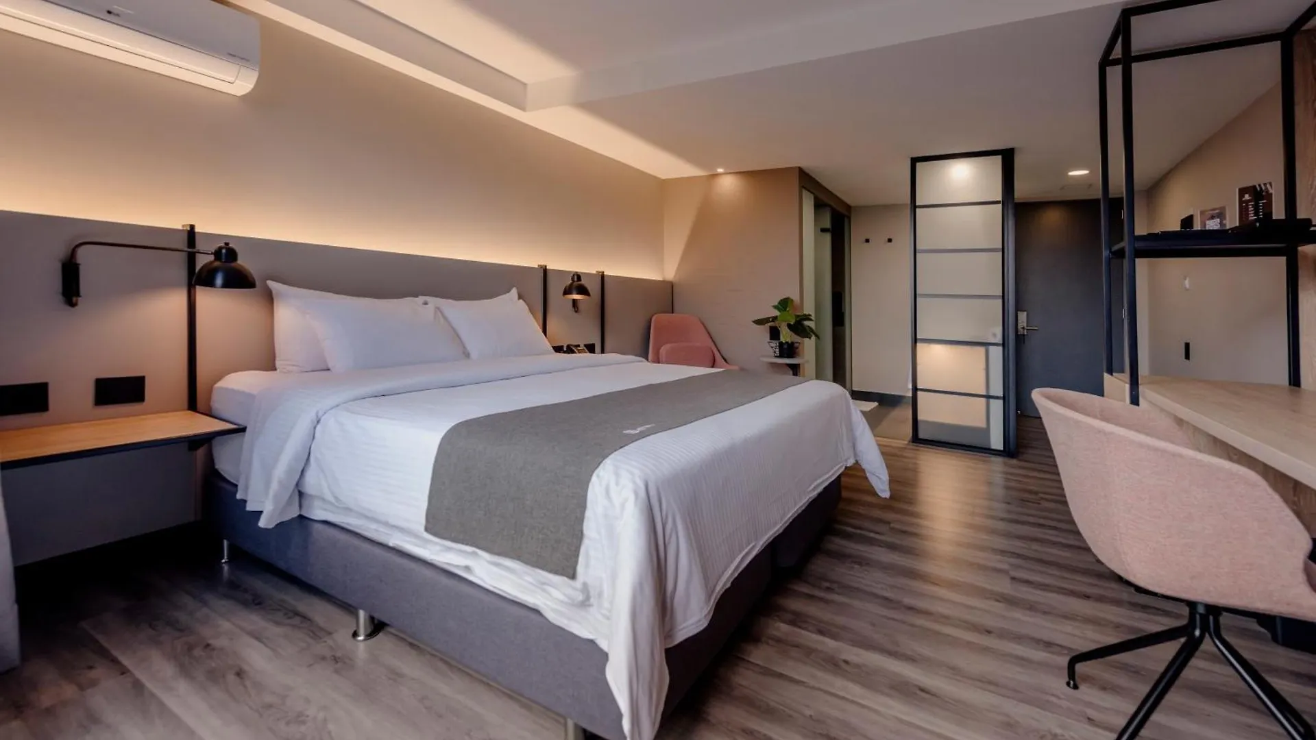 ****  Lettera Hotel Medellín Kolombiya