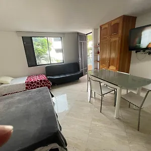 Apartamento Nuevo, Moderno , Elegante Y Muy Bien Ubicado , En Laureles